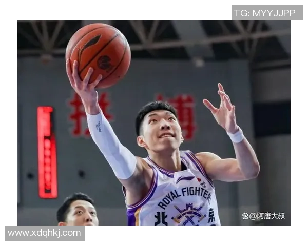 江苏男篮与福建男篮激战正酣谁能在这场对决中笑到最后